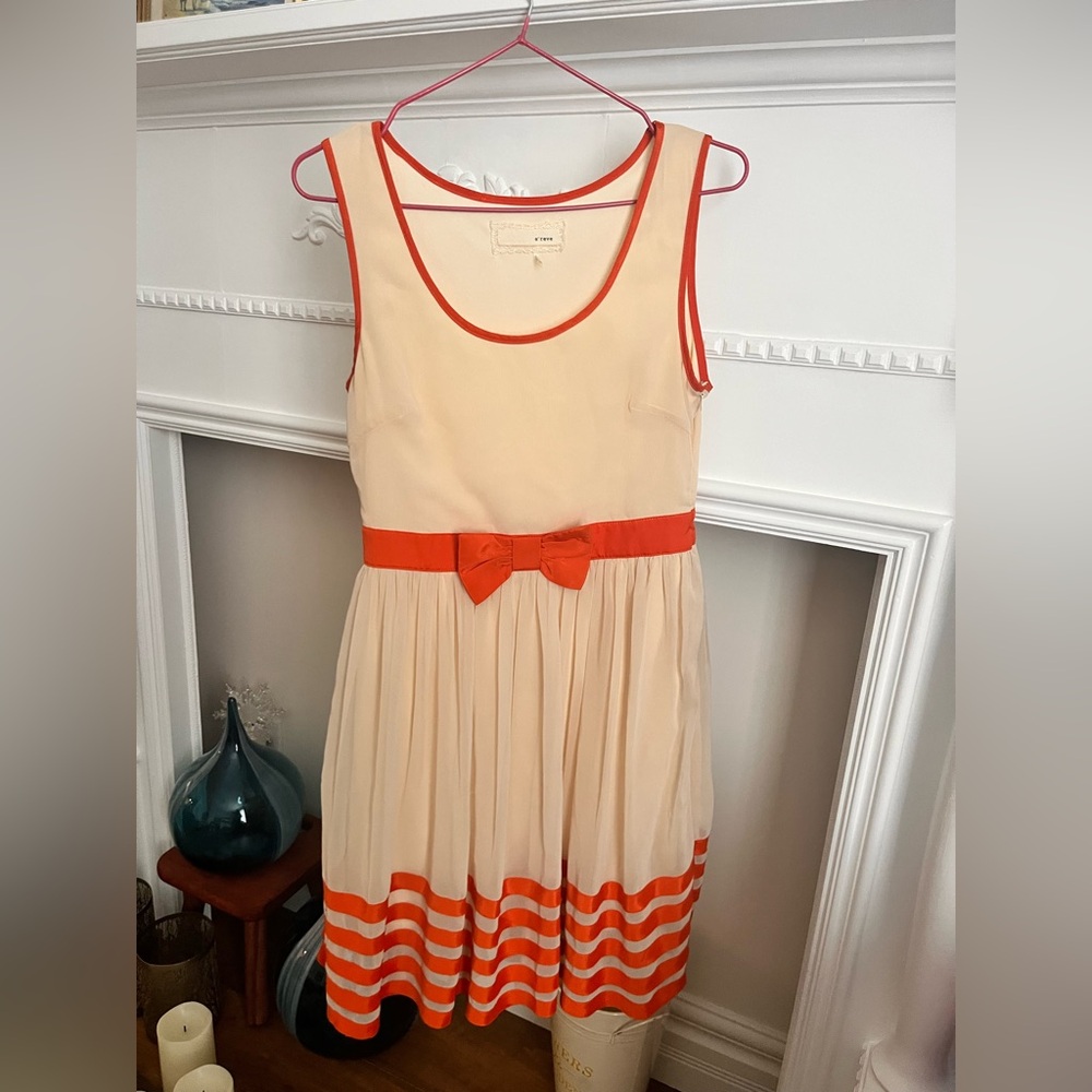 Cute dress!